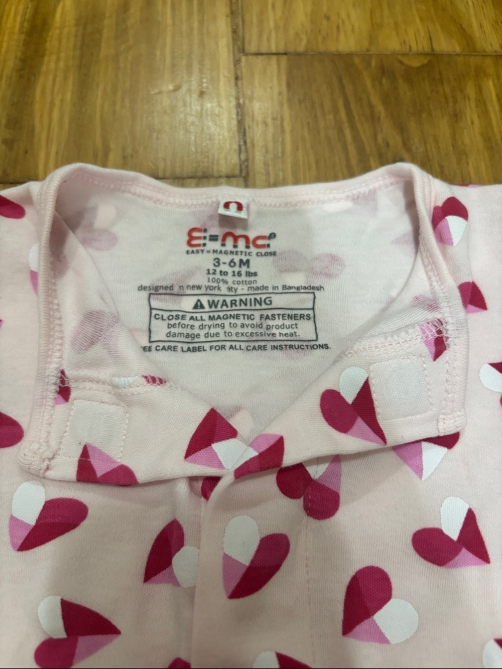 E=mc 3-6 Month 100% Cotton Magnetic Bodysuit Featuring Heart Design - Picture 2 of 3